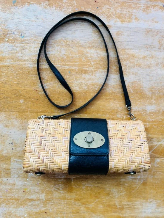 Kelly & Katie Woven Straw Crossbody Clutch with Black Leather Trim and crossbody - Picture 6 of 9